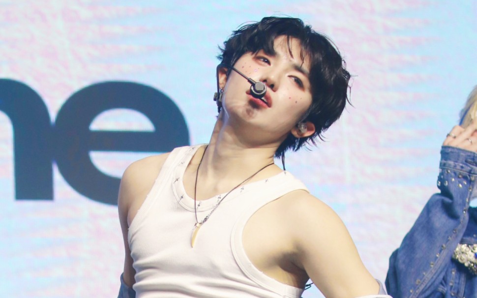 cute boy or sexy boy 【李镕秀】