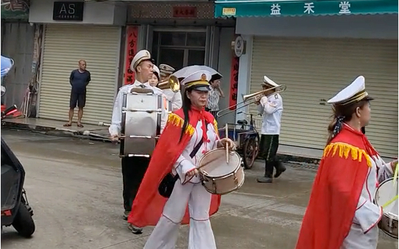 摄影师跟益禾堂有仇?益禾堂都不敢营业了!哔哩哔哩bilibili