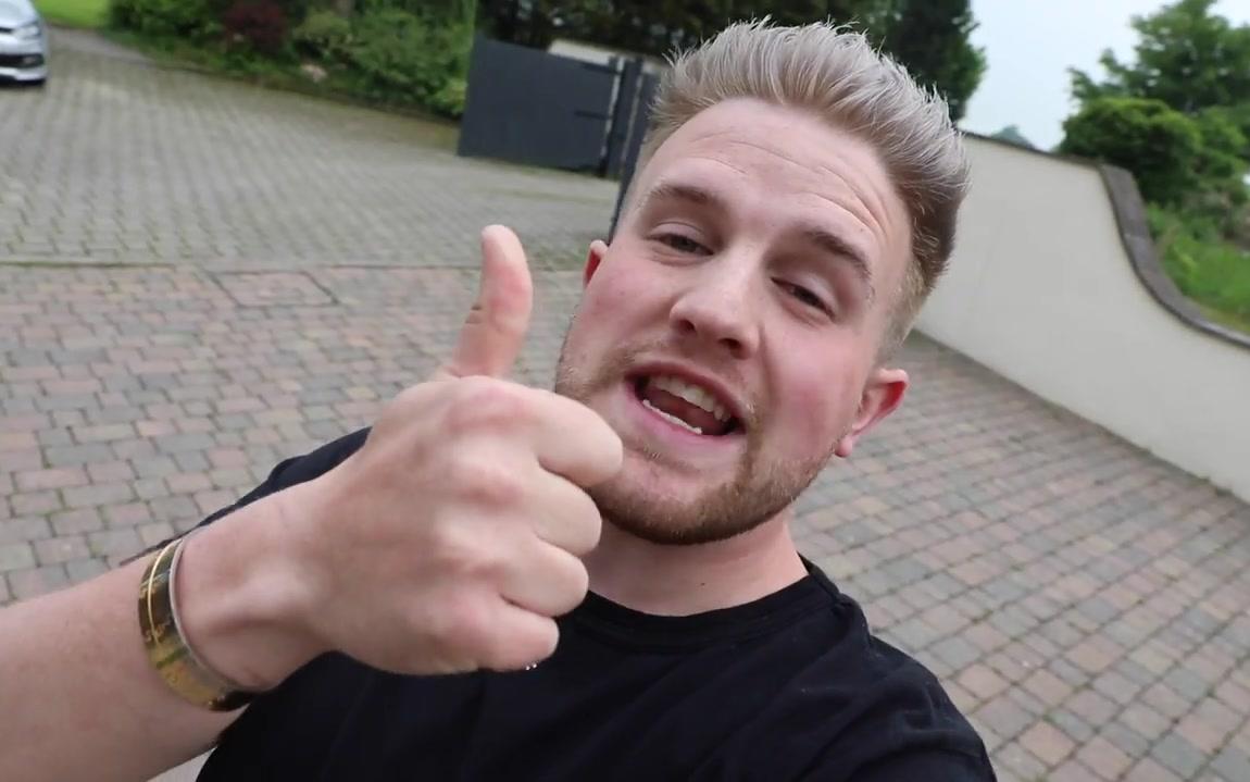 ben phillips: superglued my bro to a motorbike_哔哩哔哩 (゜-゜)