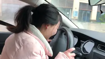 采访女司机坐过哪些豪车，这么搞笑的回答，太逗了
