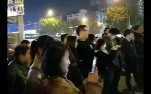 下载视频: 卖血哥音乐求生无锡站day1—烟火里的尘埃