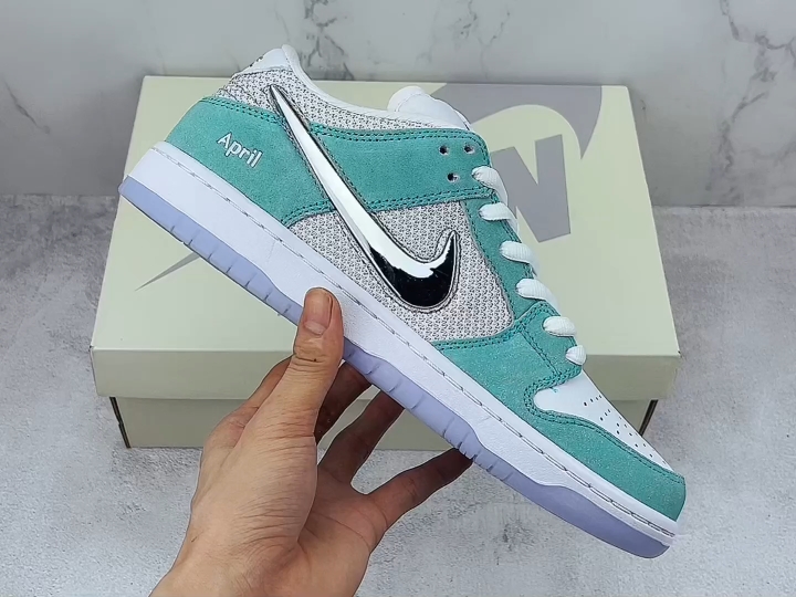 实拍视频 dunk april 冰蓝 冰封玫瑰 镜面勾 网面nike sb dunk low