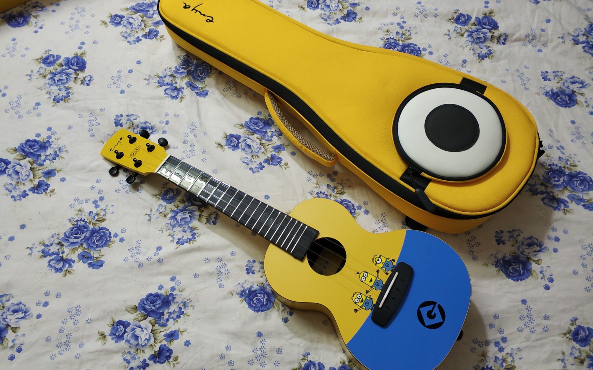 enya小黄人定制版尤克里里开箱视频_哔哩哔哩_bilibili