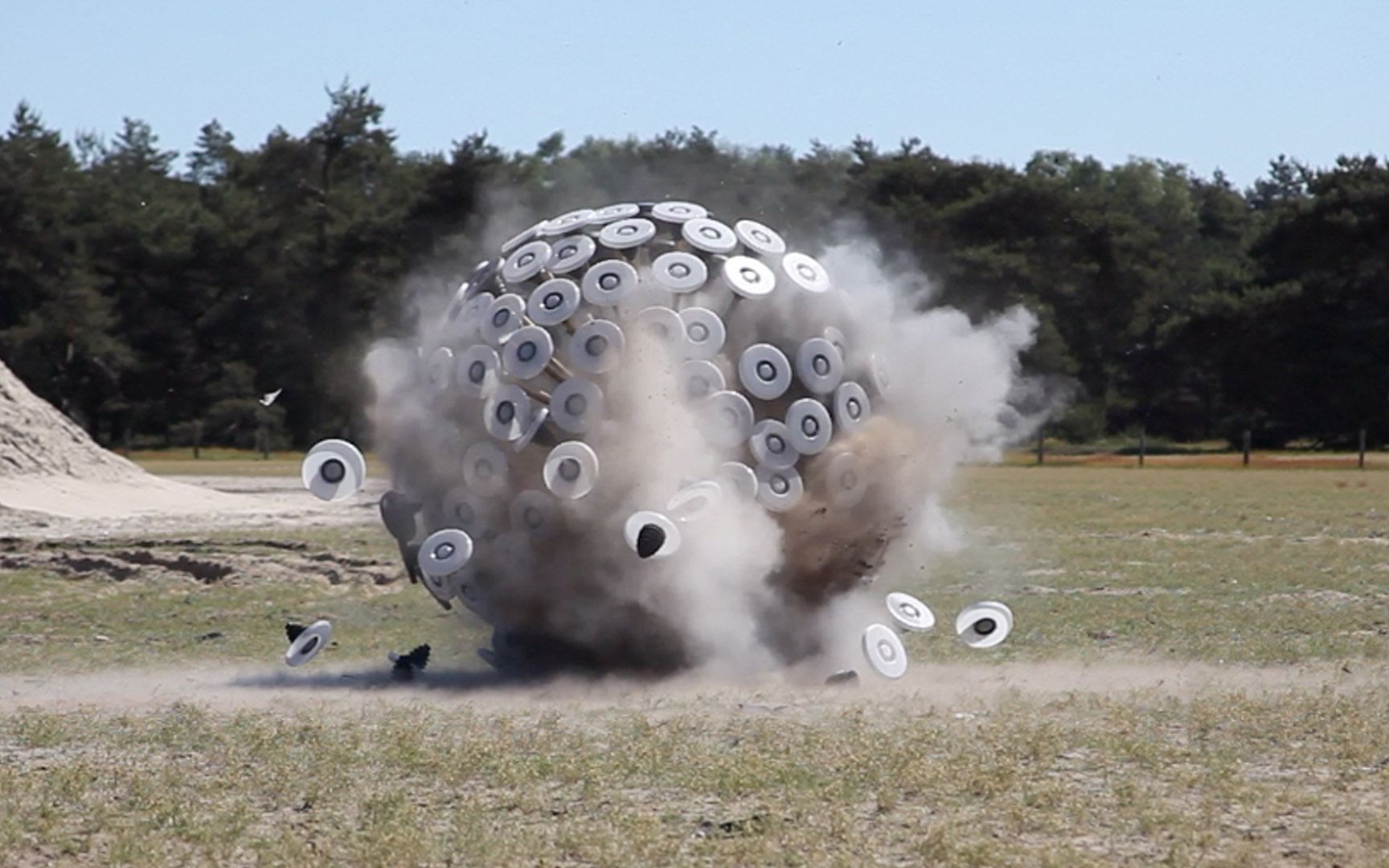 什么是蹚雷球?能在雷区跟着风滚动,所经之处寸雷不生