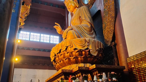 灵隐寺大殿 释迦牟尼佛佛像