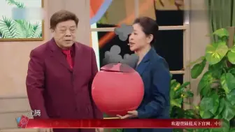 Descargar video: 倪萍八卦记者上线，逼问沈腾的问题简直太毒辣，腾哥瞬间都怂了！