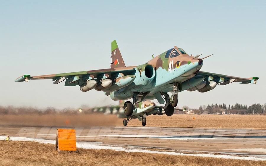 苏联人的蛙足苏25攻击机