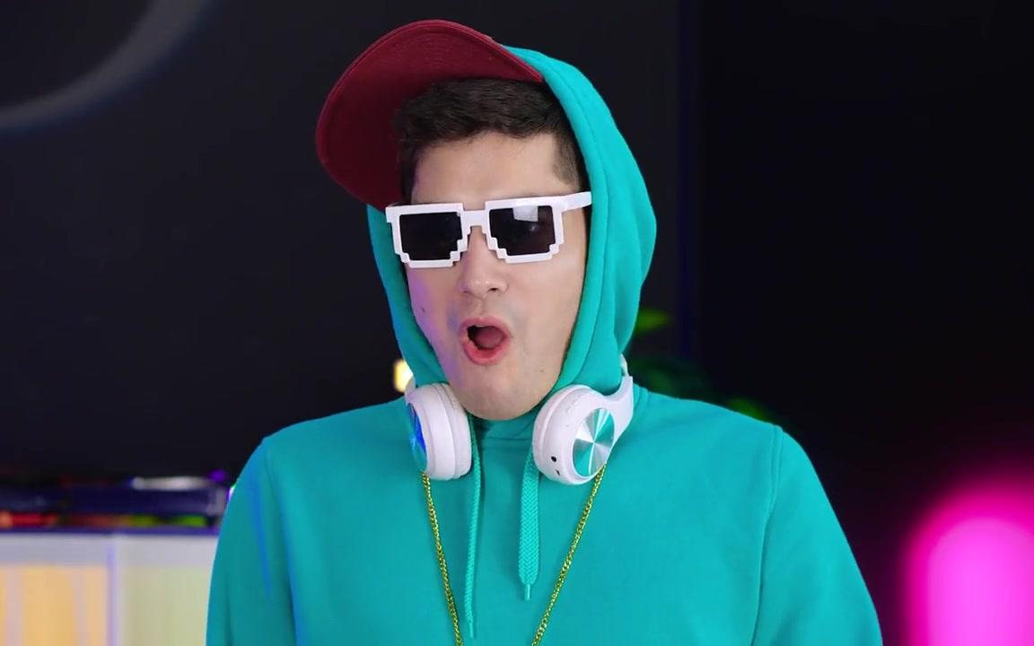 搞笑外国人:把糖果偷带进俱乐部的奇葩妙招,实用又搞笑!