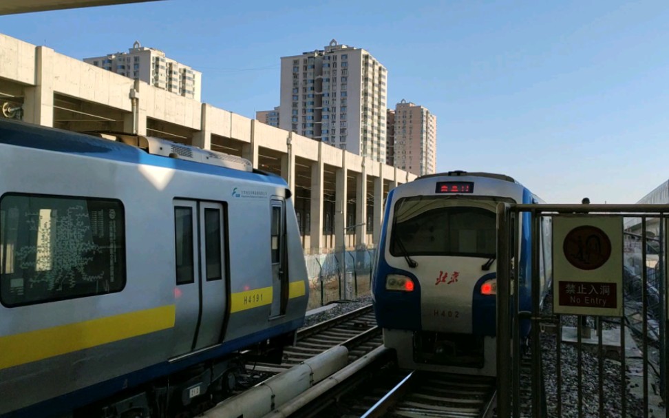 北京地铁13号线dkz6h402和h419西二旗交汇