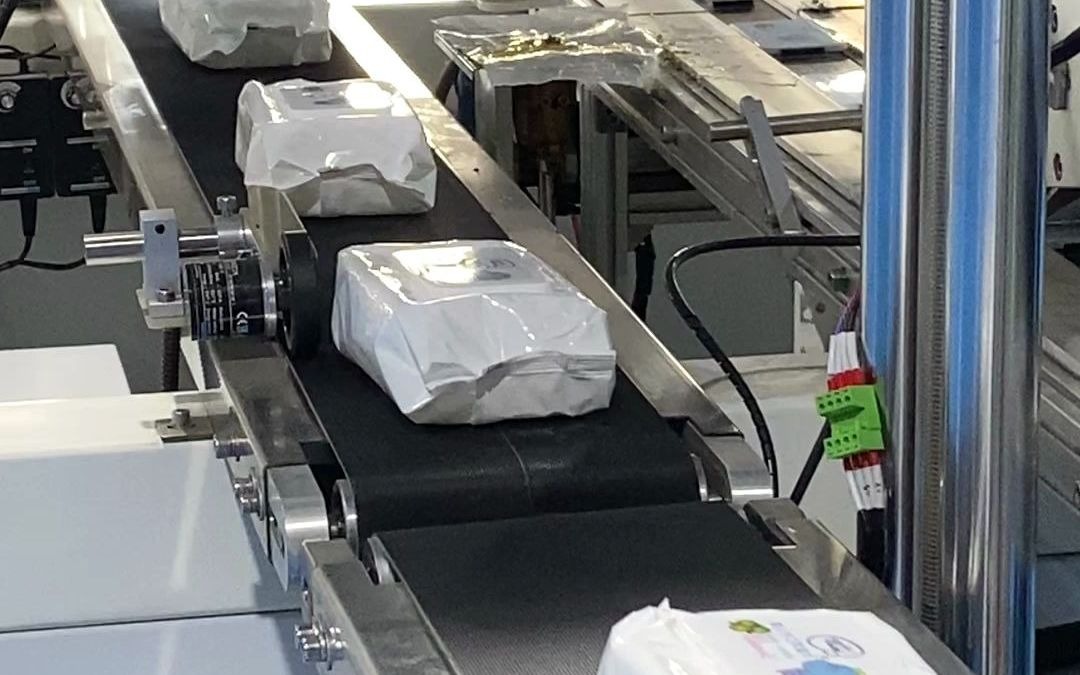 加班到凌晨2点累哭了,压力真的非常大,海德晟湿巾生产线设备真的会让
