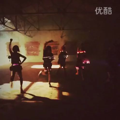 沈在元IG更新f(x)Red Light MV录制哔哩哔哩bilibili