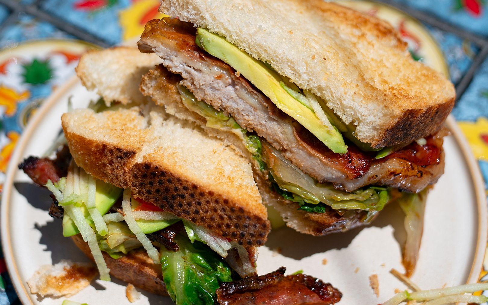 呆滴厨房 意式煎猪排三明治 意大利火腿包着大块猪排还有奶酪夹心 要