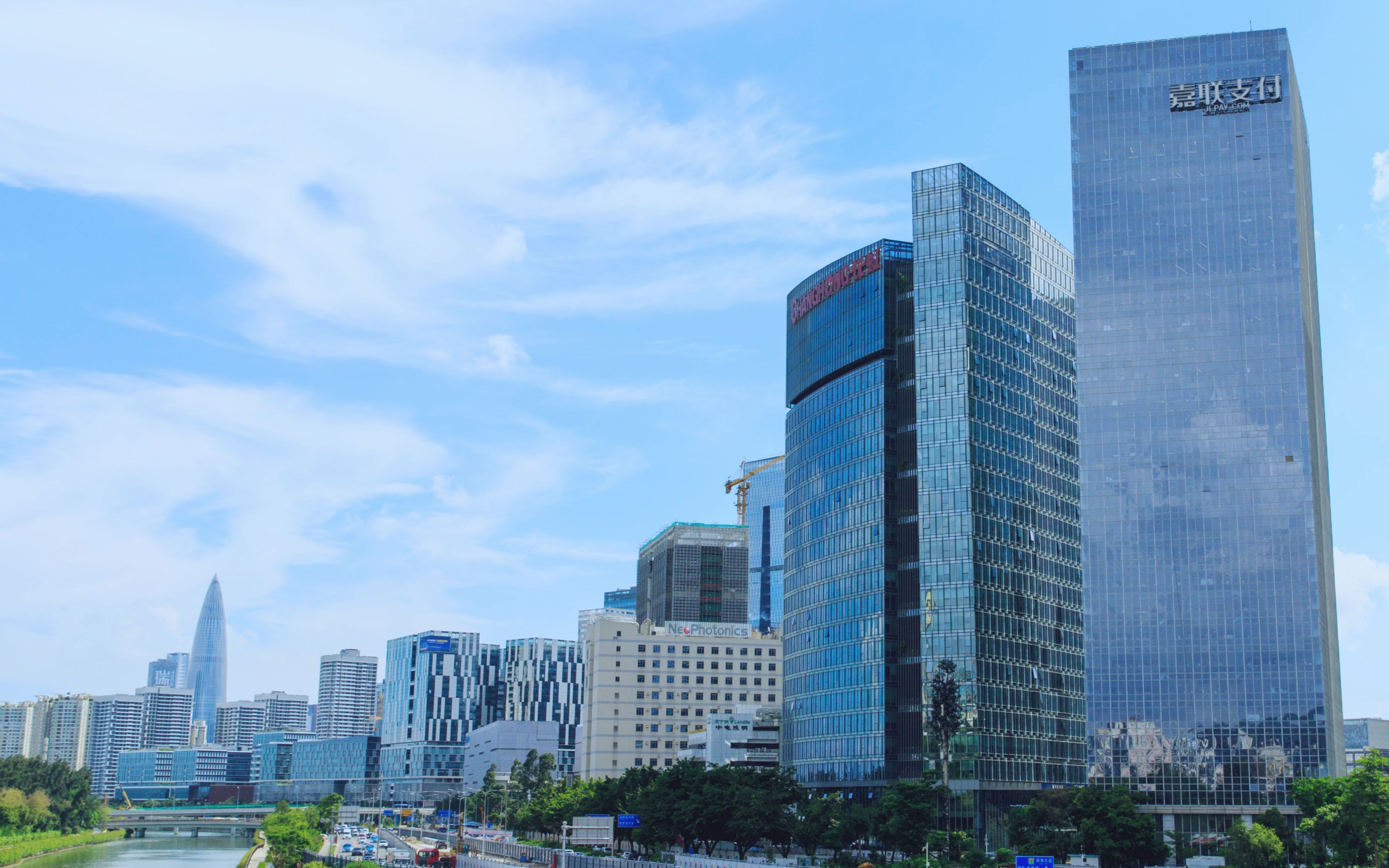 祝贺新国都19周年生日快乐!