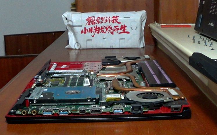 拆机msi微星ge62笔记本送人前清个灰