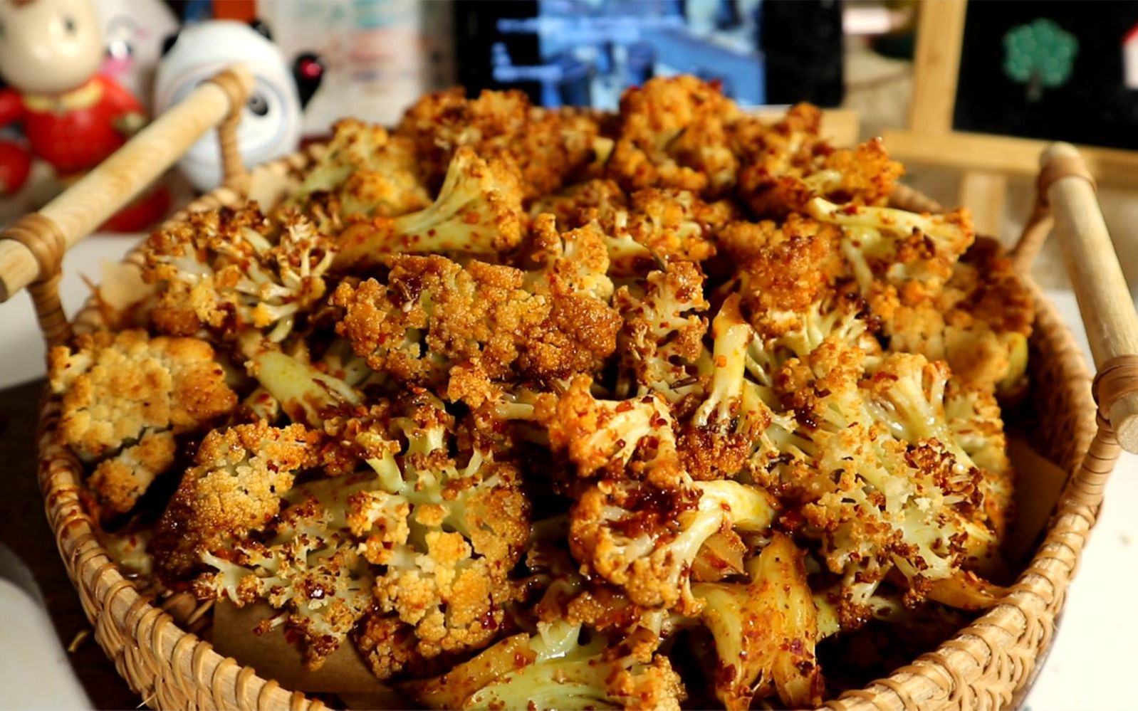 30秒学会烧烤店的招牌烤花菜,香气十足,爽脆入味,百吃不腻