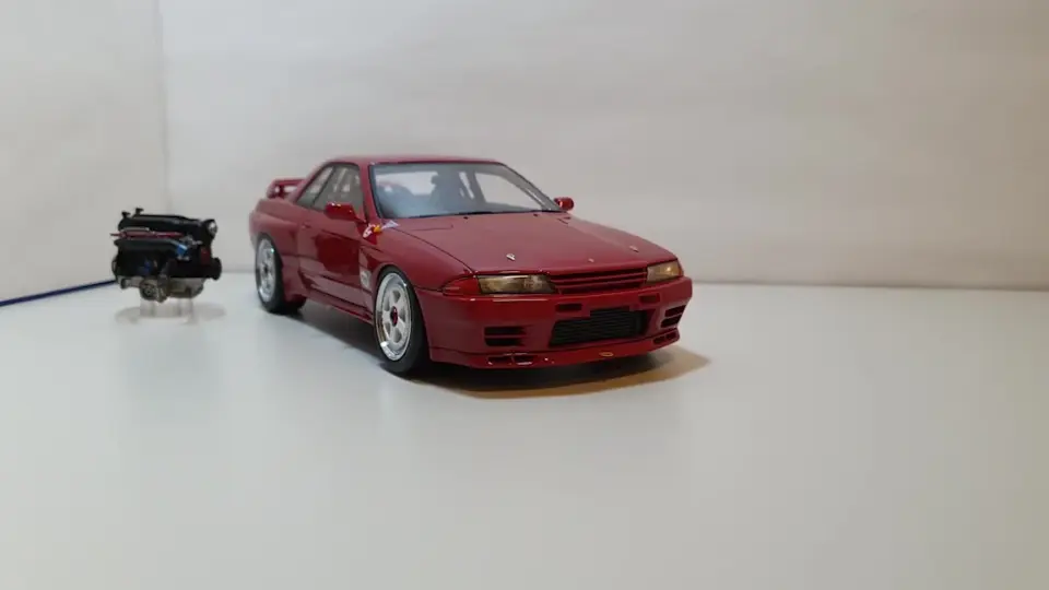 IG2422 Nissan Skyline GT-R R32 Group-A Racing with Engine 1/18 