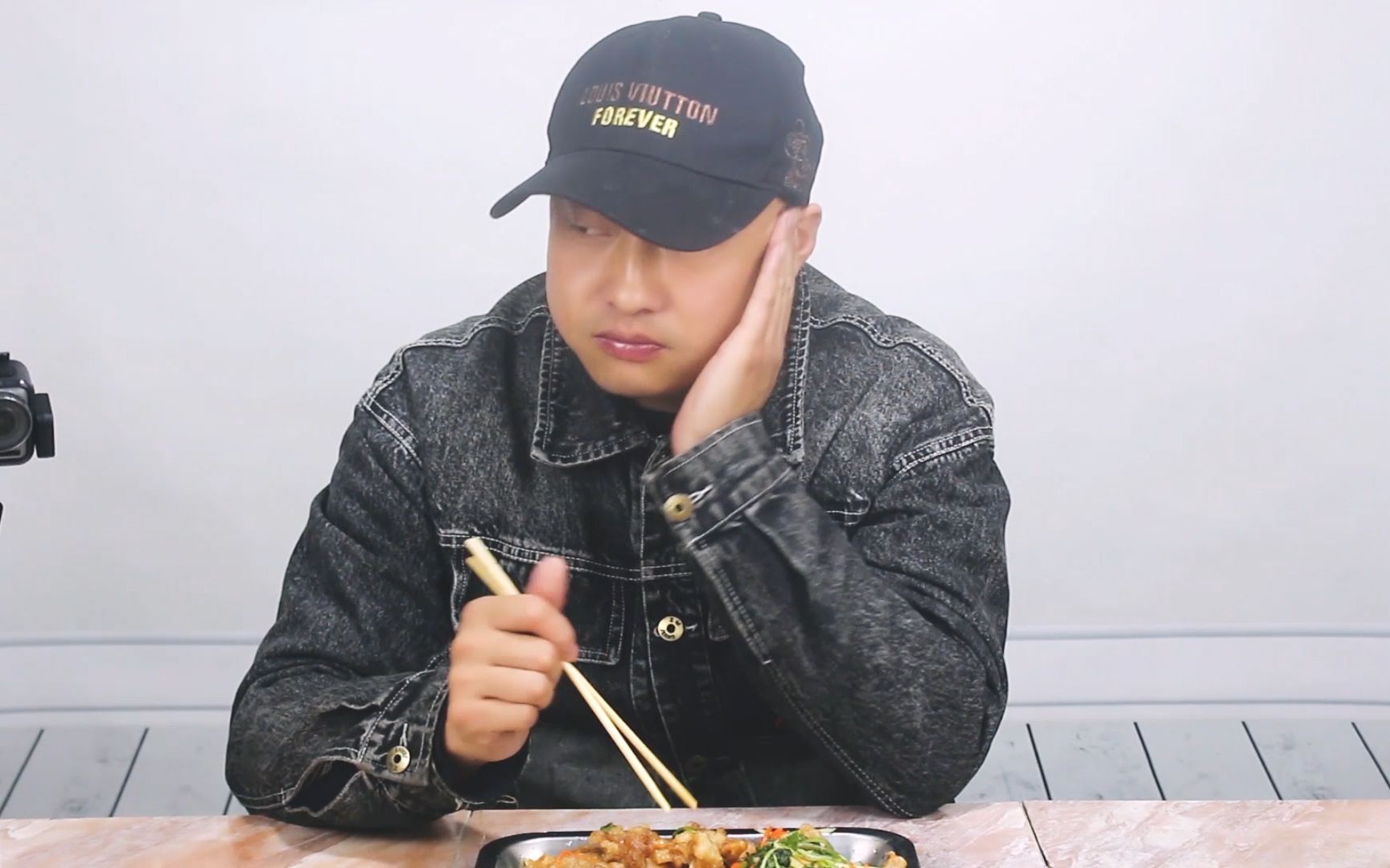 东北辉哥做成这样的锅包肉还能吃吗?牙齿都累掉了,摸着腮很难受