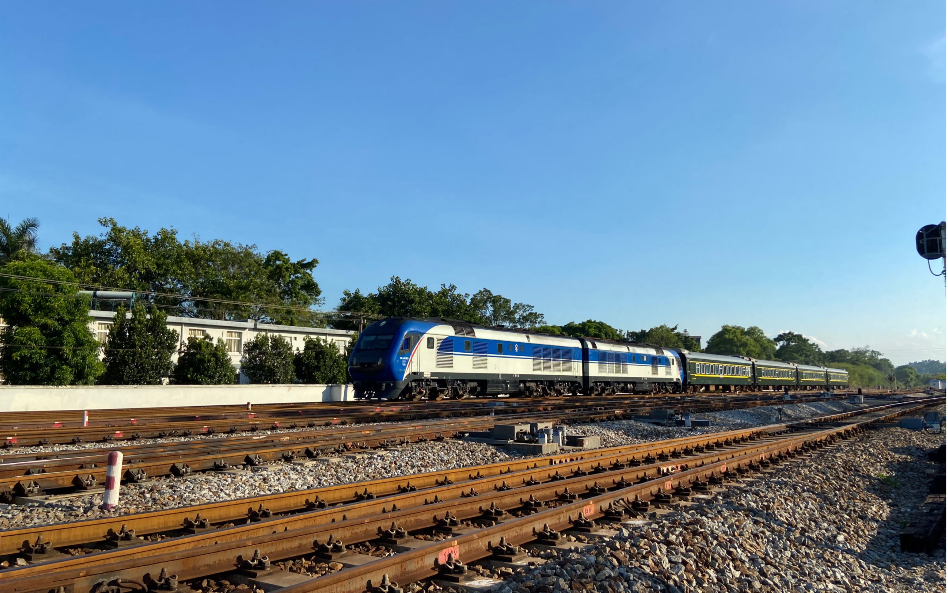 短编组df11g 4yz25g,广茂线阳春站的首次始发车,k6622次,阳春-广州