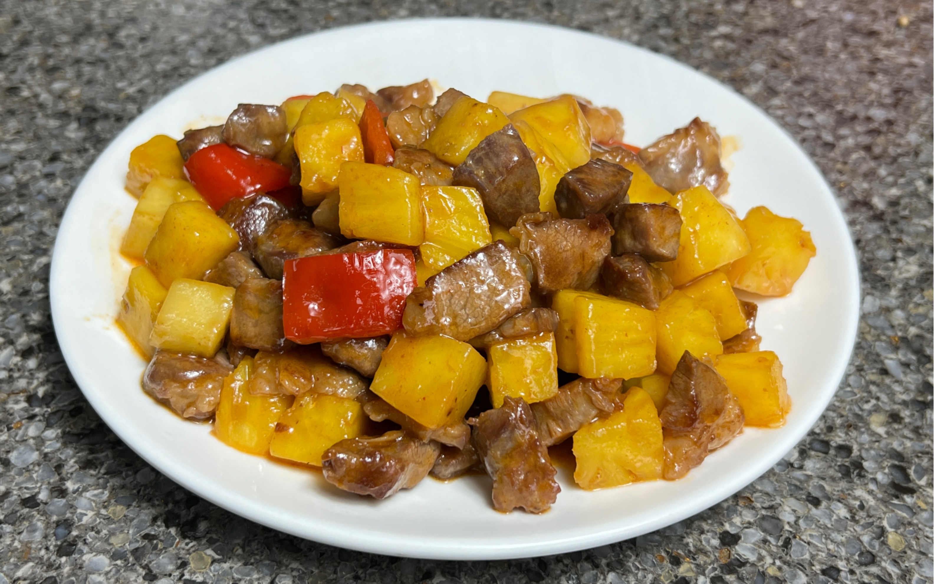 菠萝炒梅花肉,酸甜爽口,开胃又下饭,简单又好学