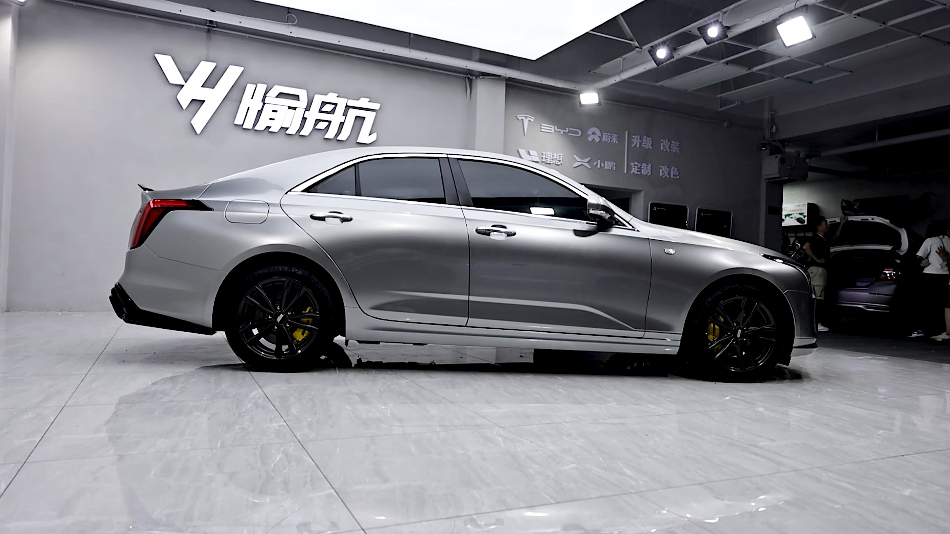 凯迪拉克ct4,液态金属银,金属色的高级感.