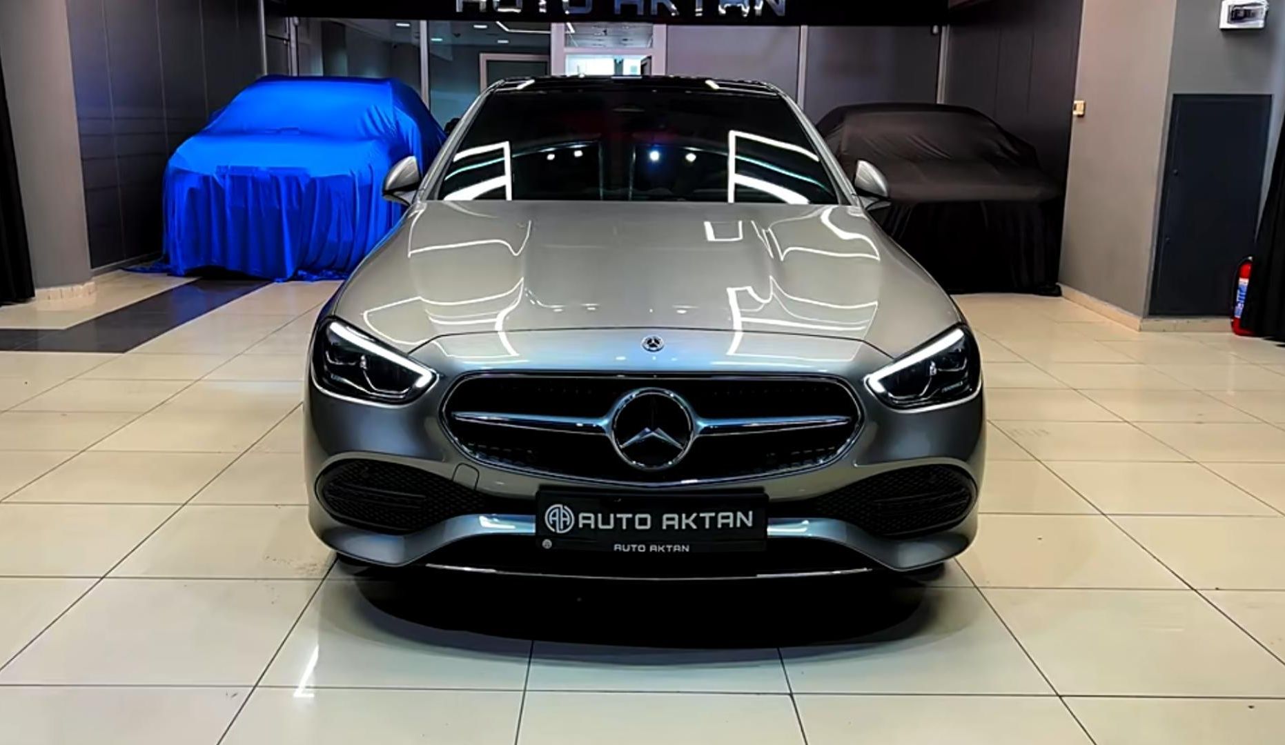 奔驰c级又放"大招",裸车33万跌至21万,全系9at 近3米轴距 6气囊