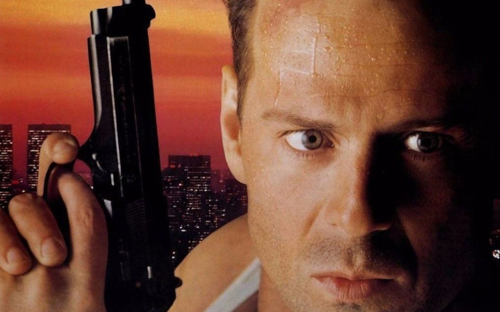 动作片鼻祖,全程枪战爆炸,跟本不用女主角.《虎胆龙威1》