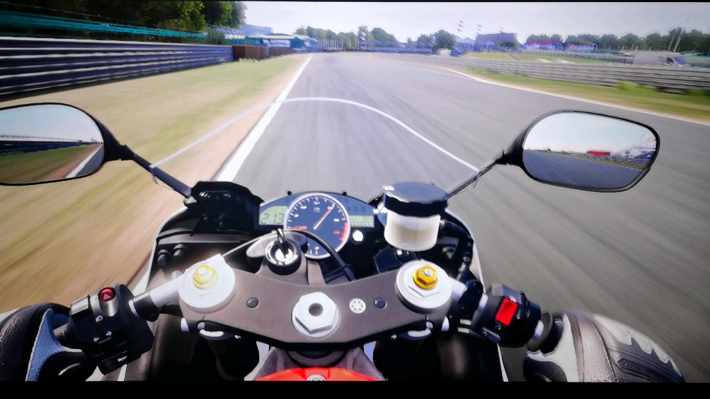 [图]【RIDE4】steam打骨折买了ride4的萌新第一次开摩托车下赛道- ̗̀(๑ᵔ⌔ᵔ๑)