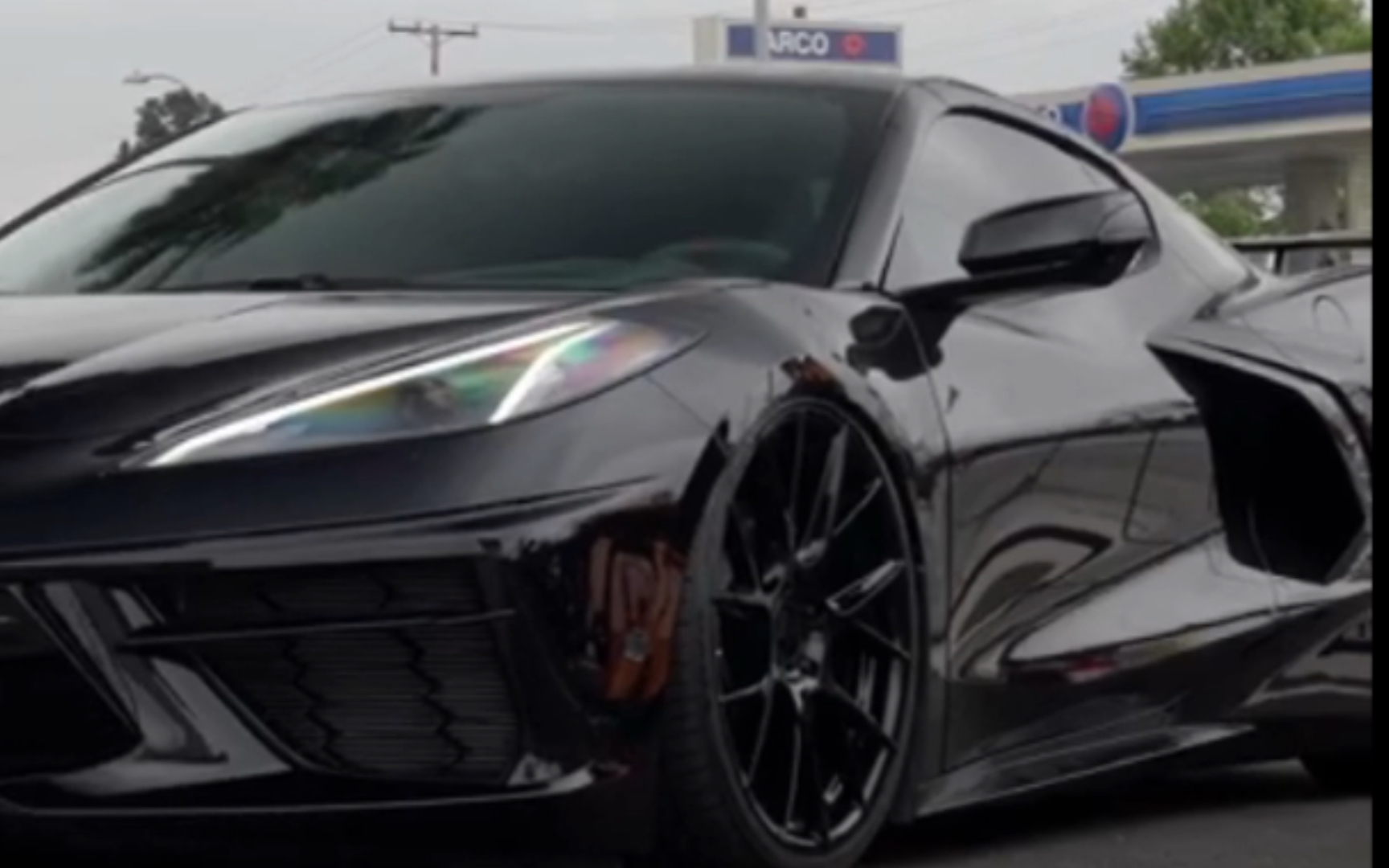 b站最帅黑武士科尔维特c8气动悬挂变身姿态展示