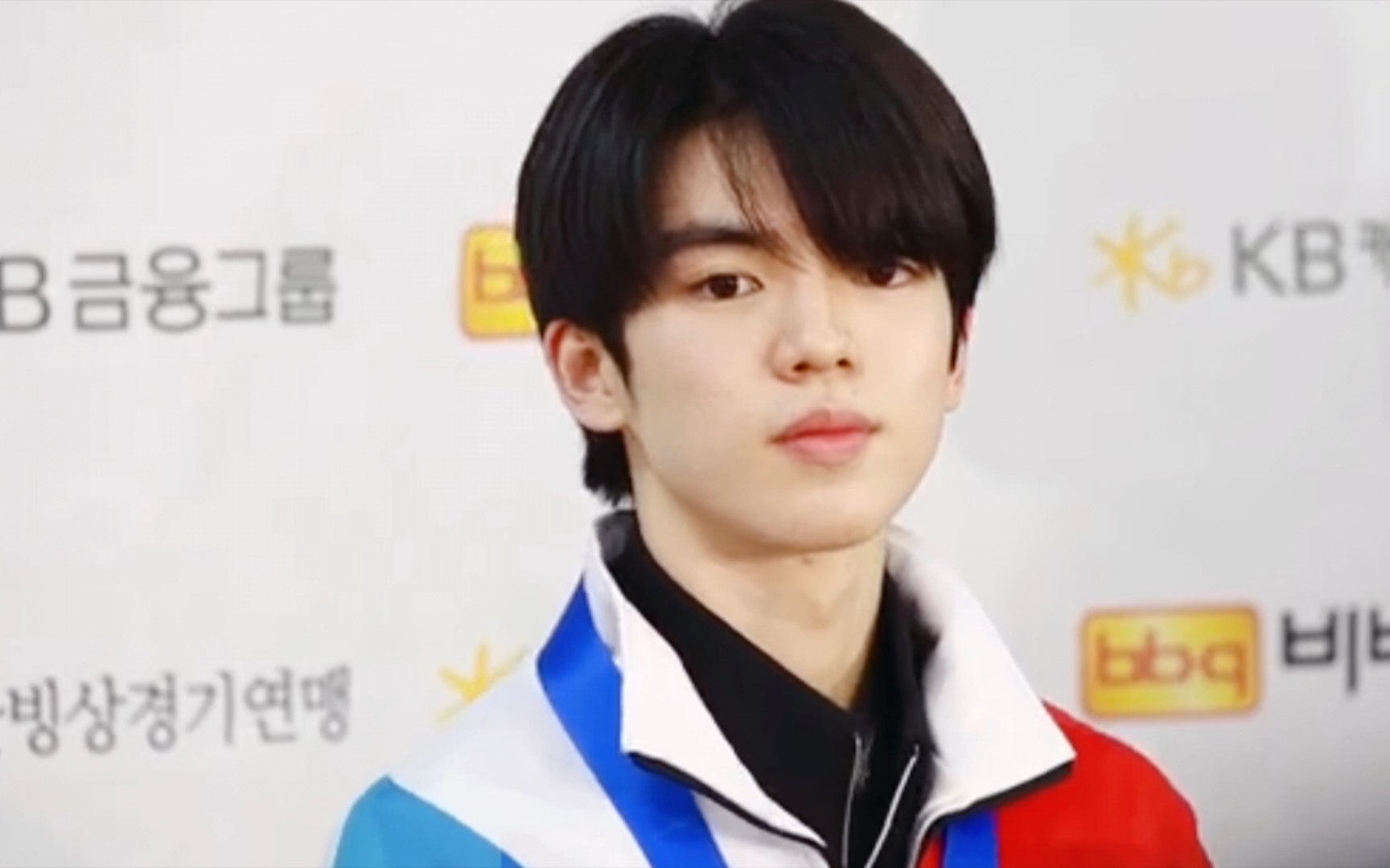 【车俊焕】230327 回国机场视频,话说一般都是这个频道不是爱豆嘛(俊