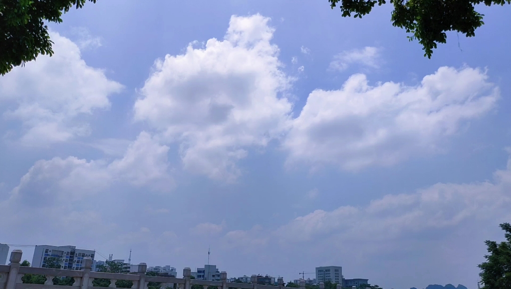 [图]☁️会带走一切悲伤与后悔。