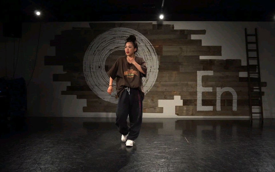 en舞室帅到极致的利落踢腿momokoyama超炸编舞火星哥经典finessebruno