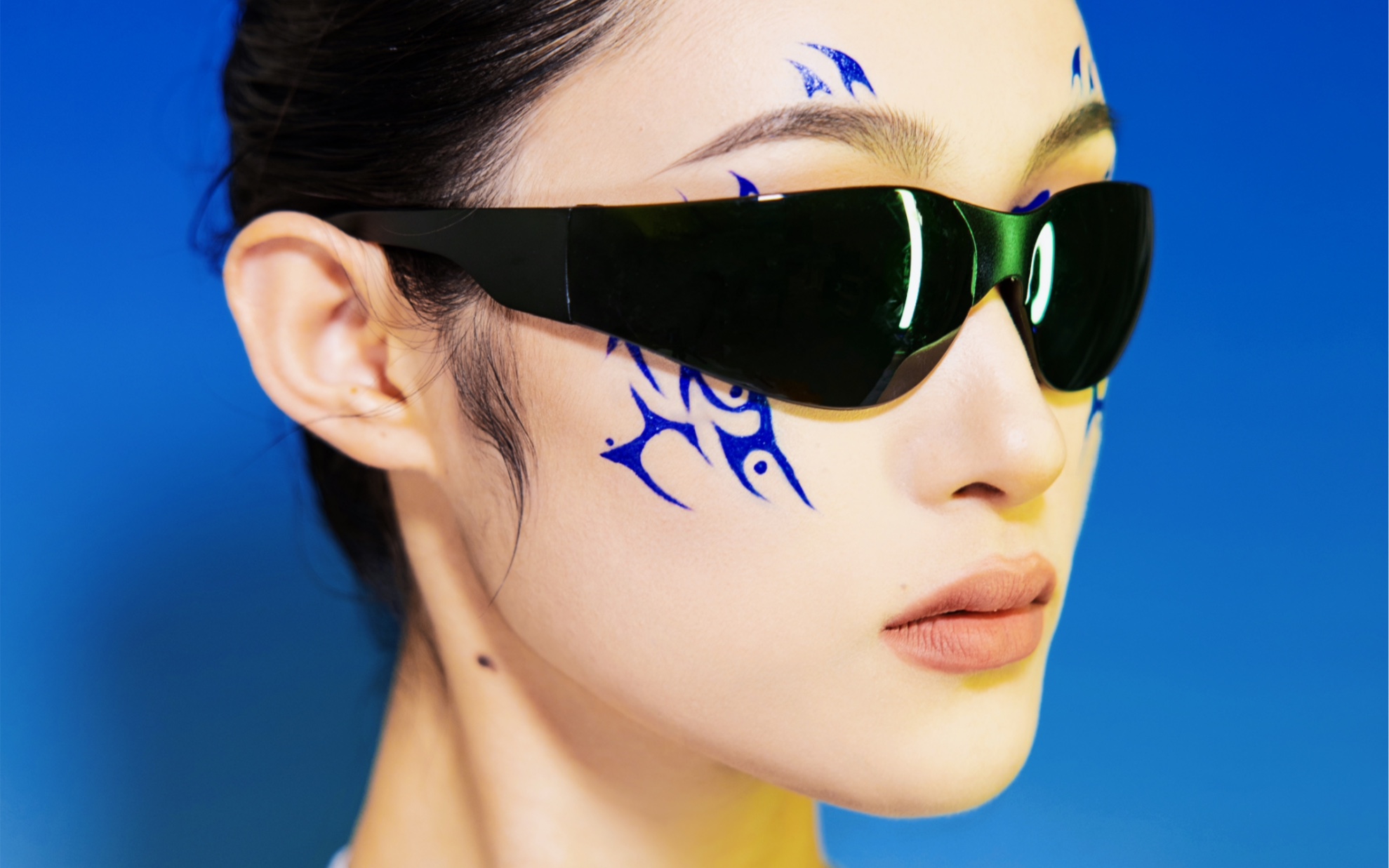 xg女团 未来科技感妆容|创意妆容|一颗奇子