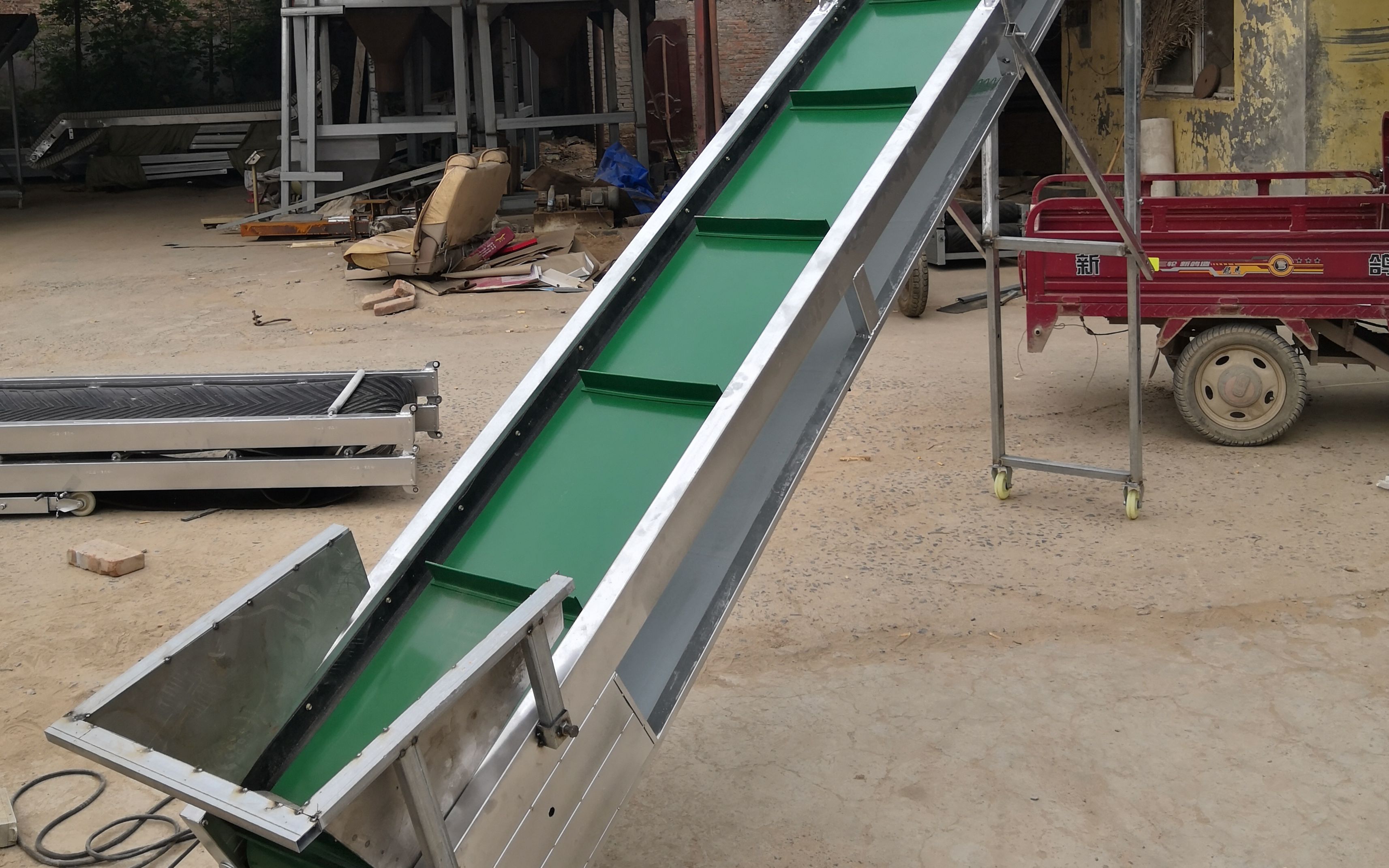 玉米输送机 玉米上料运输带 绿色食品级挡板输送机_哔哩哔哩_bilibili