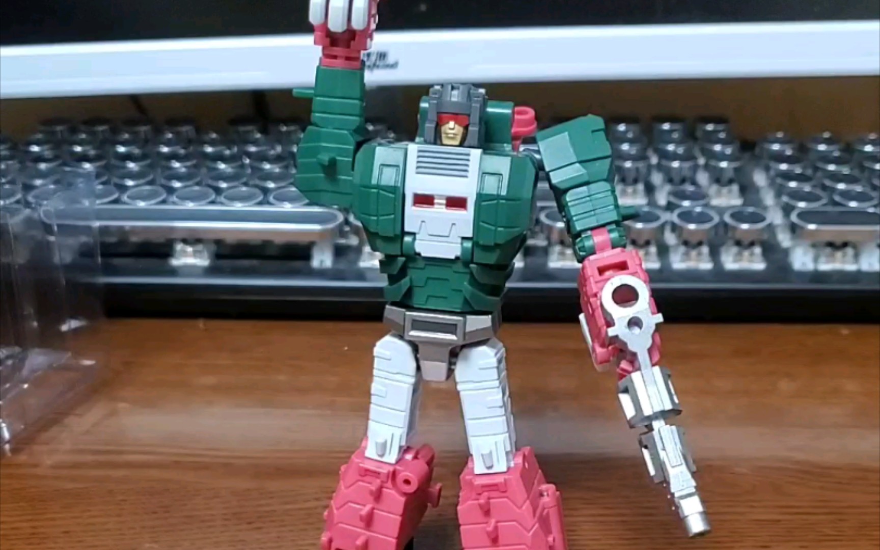 mft头领战士鳄鱼vs05开盒变形