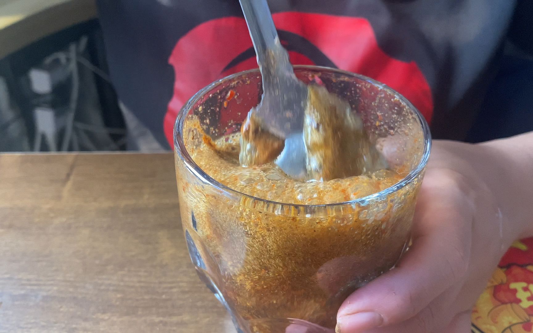 庸哥印度版芦荟汁看着很好喝,自己整了一杯,真的干净又卫生