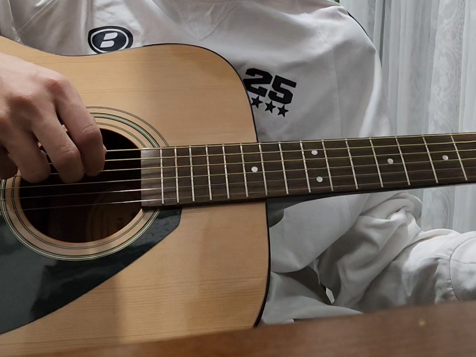 第九天练吉他 苦练晴天