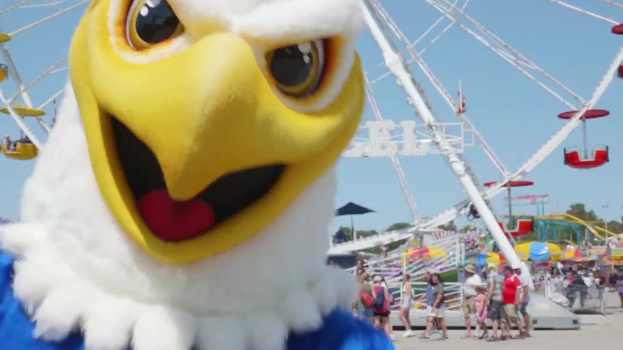 [图]Sammy Goes to the Iowa State Fair