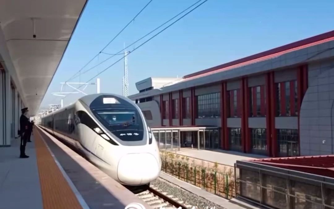 杭台高铁试运行,列车首入天台站