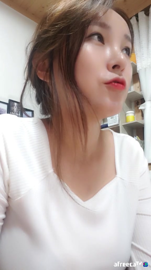 韩国女主播aejinlee的聊天系列:你们看啊 我鼻子上的美人痣哟