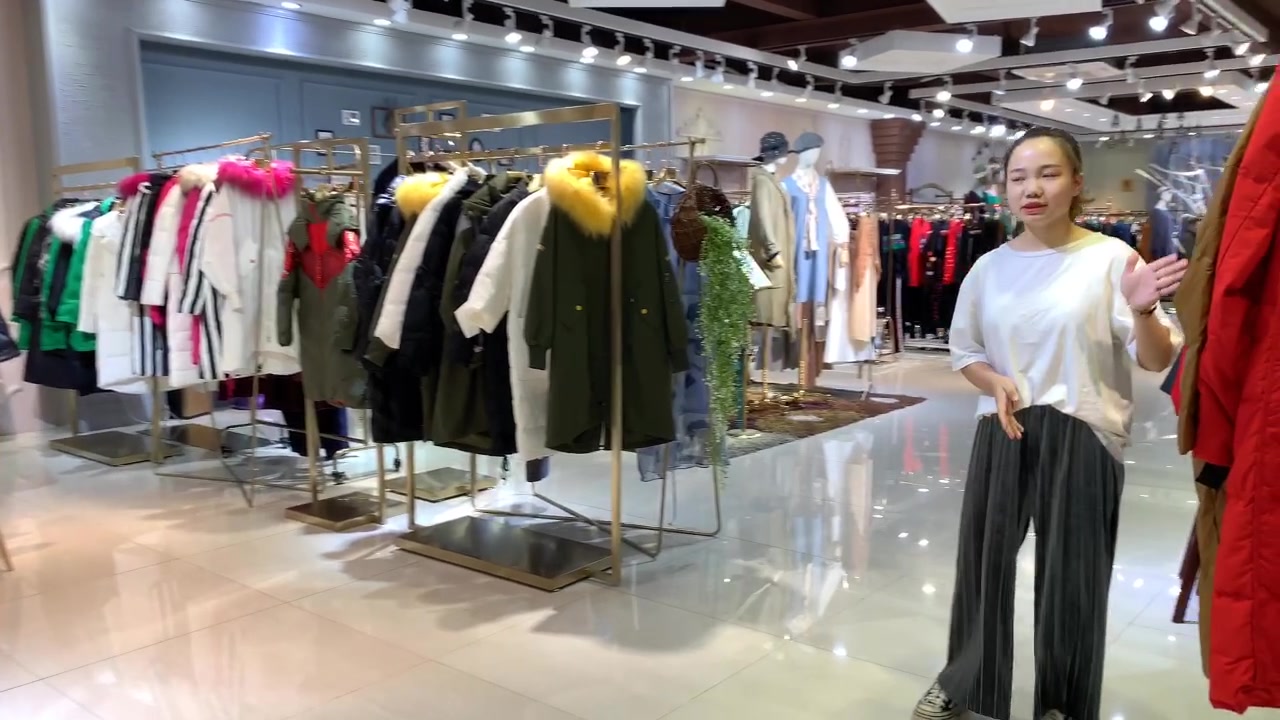 香港爆款维伊品牌折扣女装羽绒服剪标正品直供