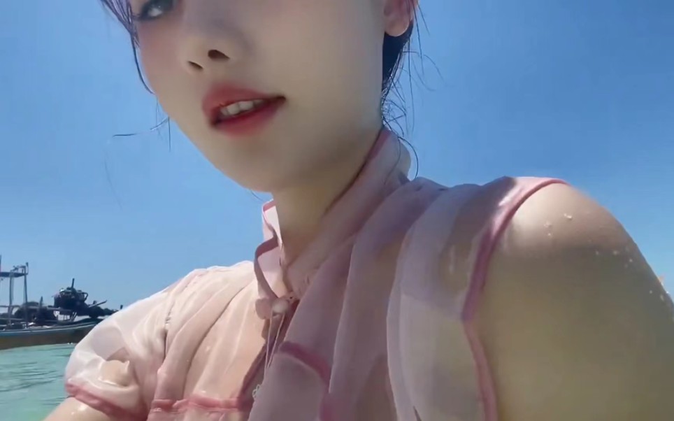 爱玩水的阿朱老师才是最美的