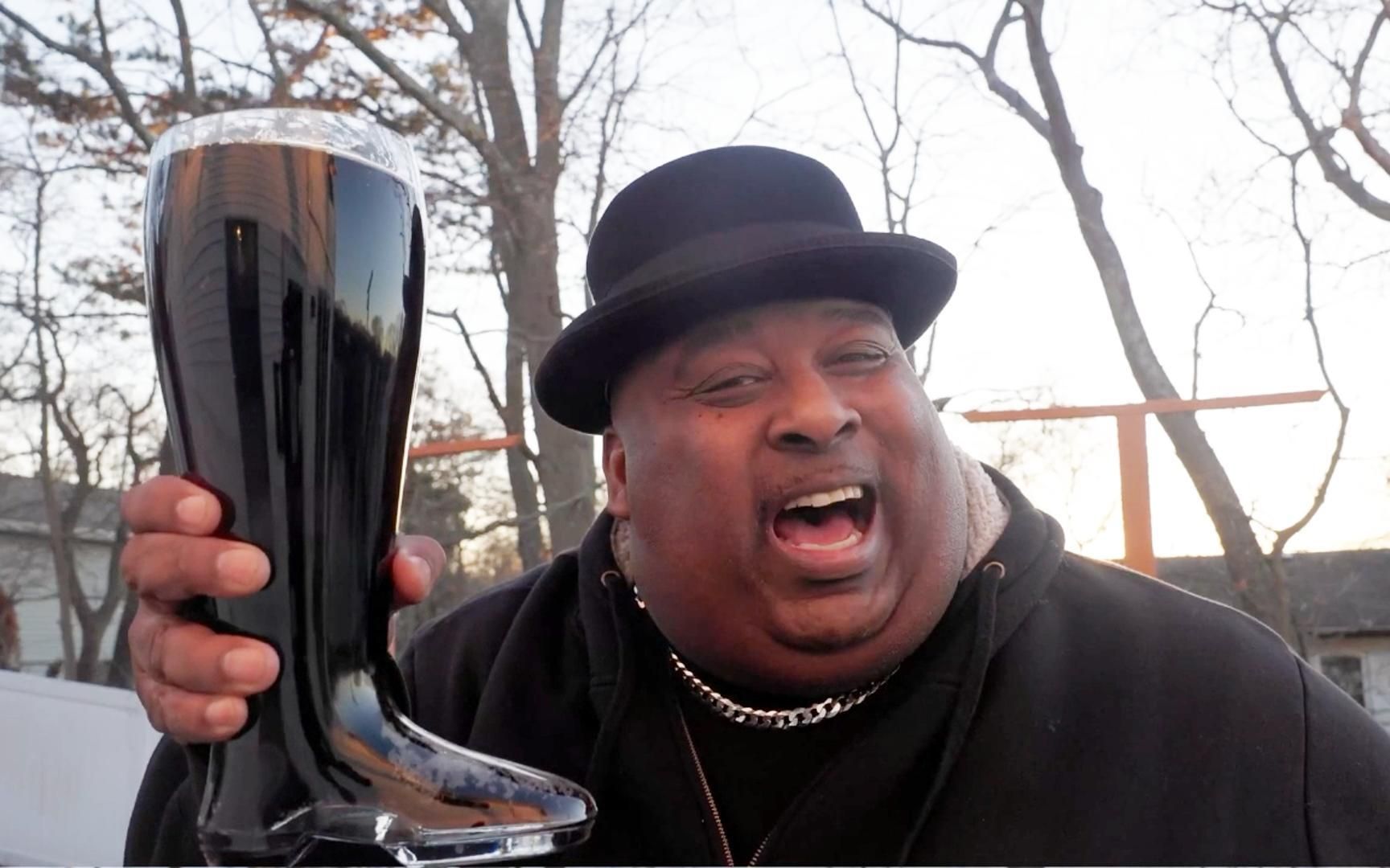 漂亮国的碳酸教父王黑胖,2大杯可乐一口闷