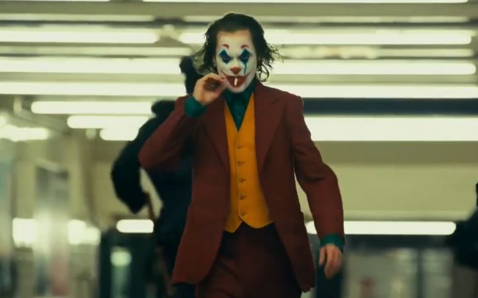 [图]电影《小丑》最帅片段，地铁站逆行吸烟 动作燃炸 小丑2019剪辑 JOKER