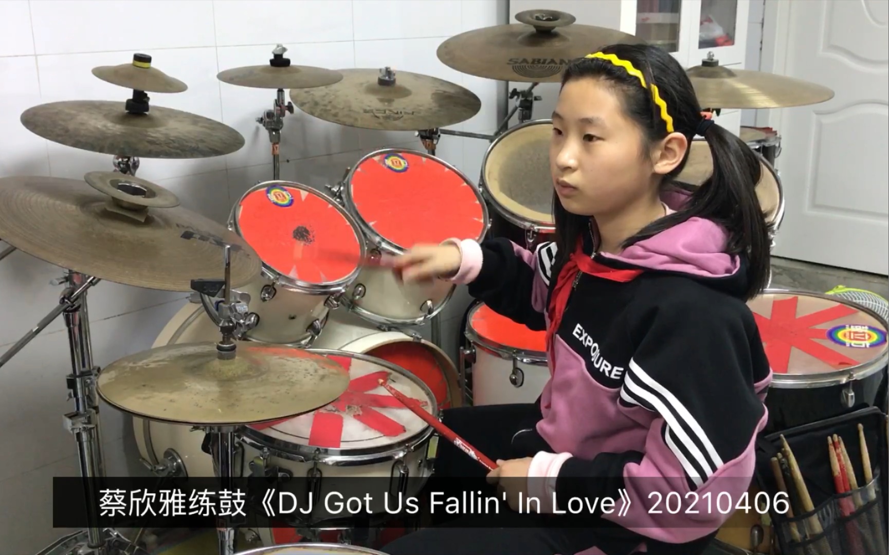 [图]蔡欣雅练鼓《DJ Got Us Fallin' In Love》20210406