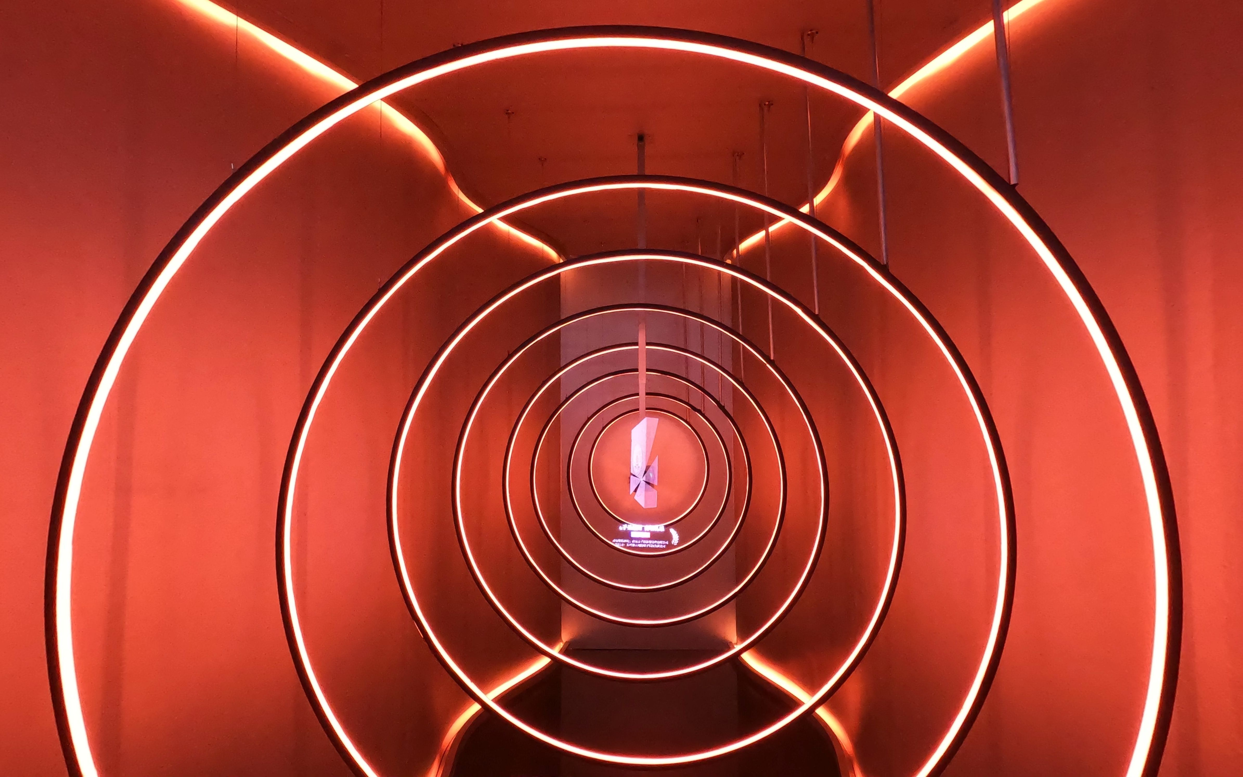 【阿里巴巴云栖大会】鲸探展台,全息投影