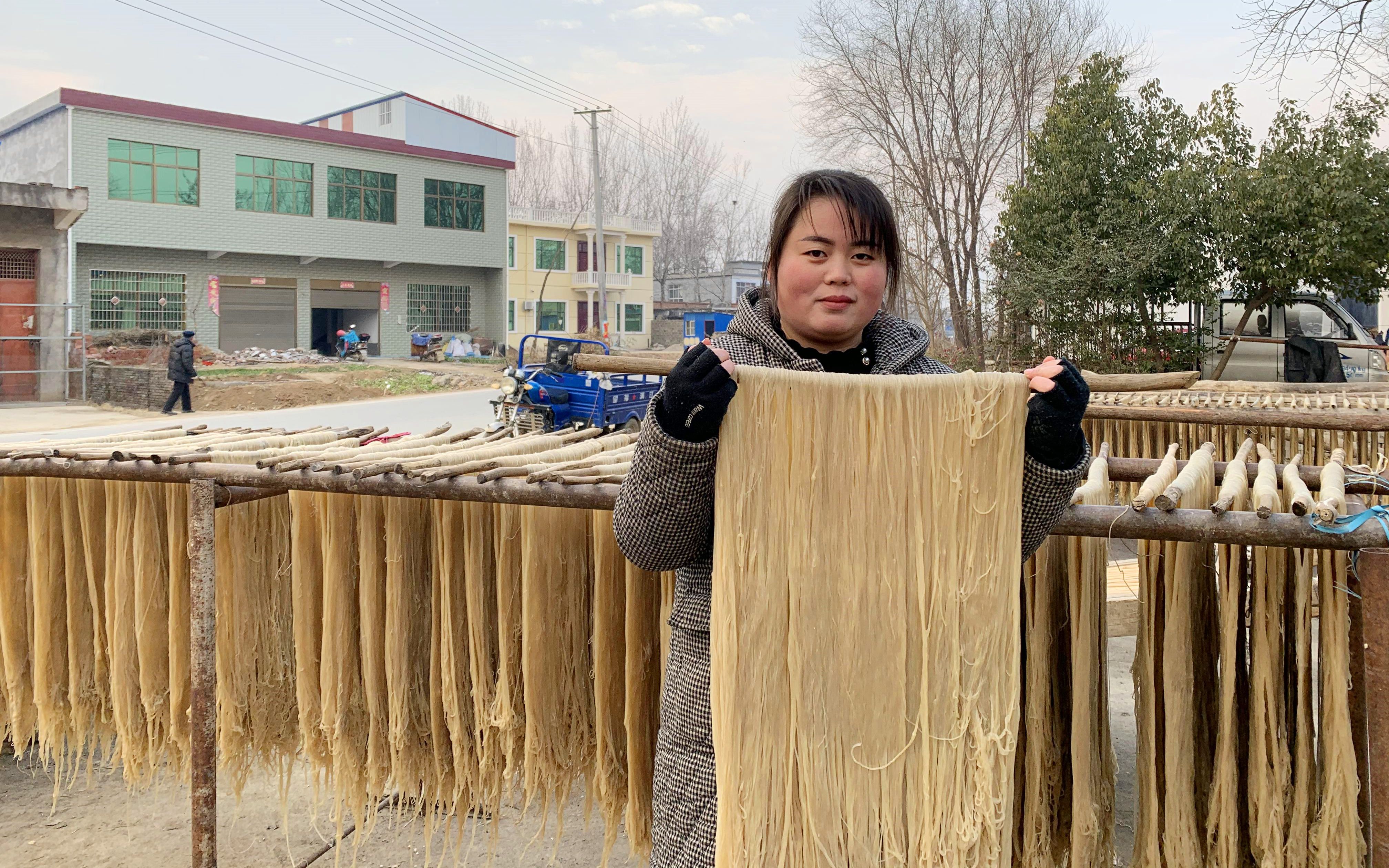 [图]河南纯红薯粉条制作，传承百年老手艺，分工明确，好吃秘诀在这里