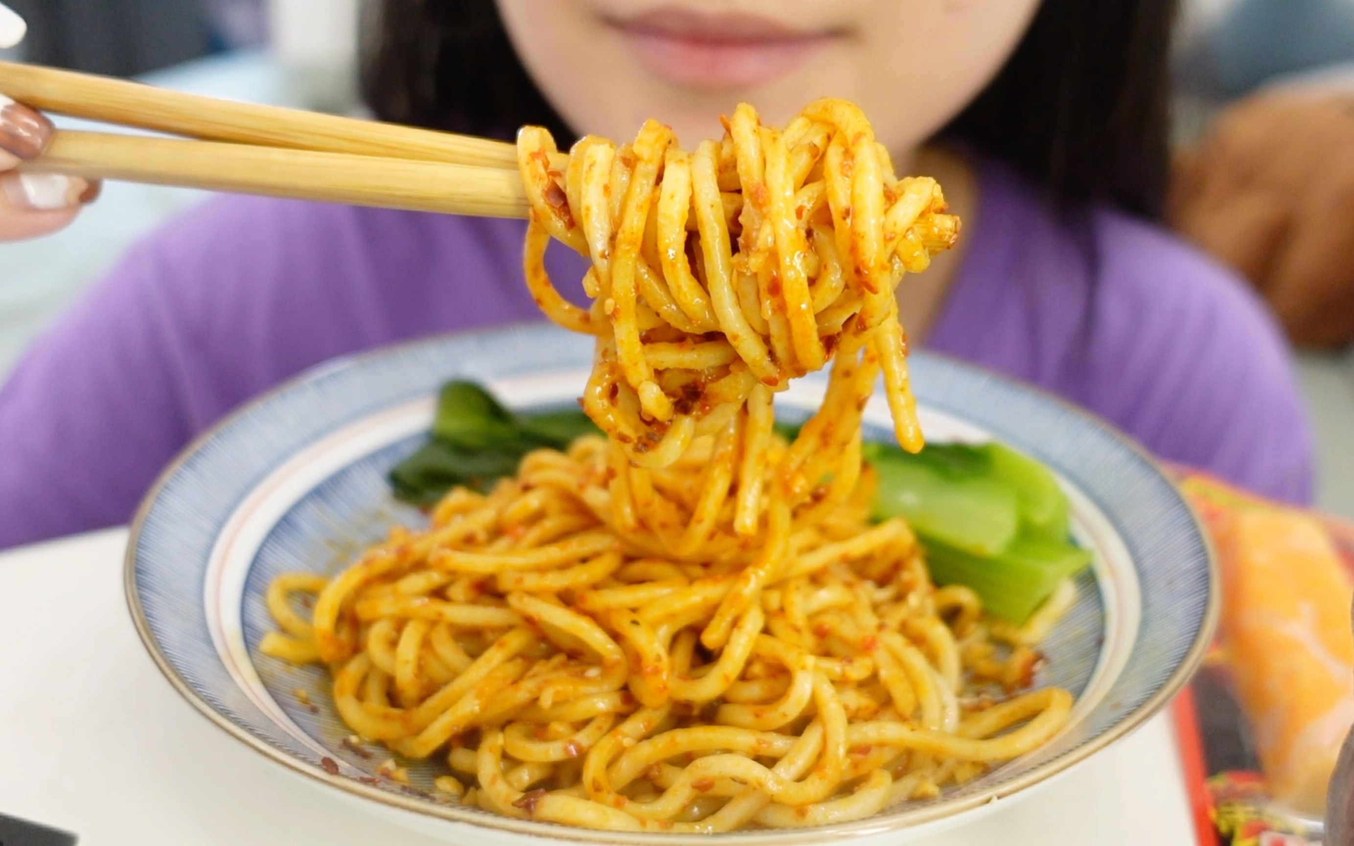 「吃飯時間」油泼棍棍面
