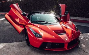 Video herunterladen: 9102年了 第一次开Hypercar — LaFerrari Aperta