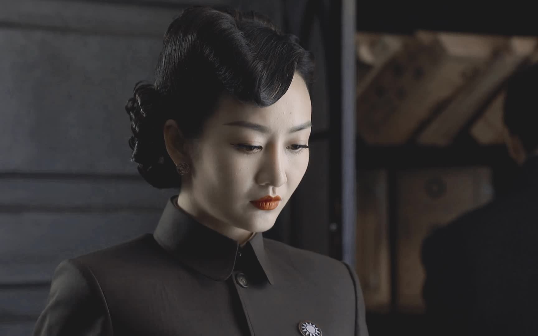 汪曼春唯一的弱点就是她爱上了明楼 姐姐搞事业多好 没事别谈恋爱