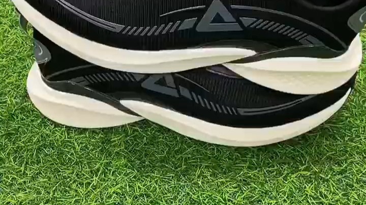 匹克氢弹科技跑鞋轻弹002 男款运动鞋 黑色 42码